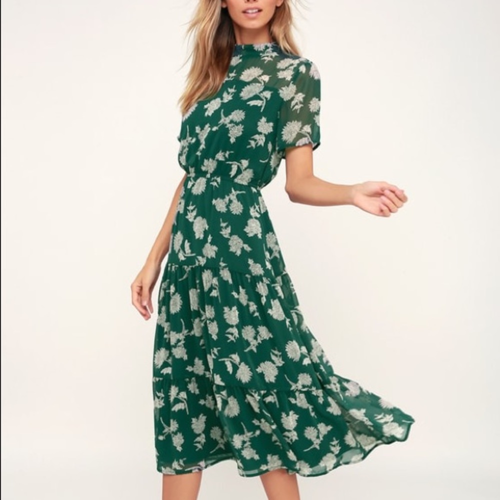 Lulu’s Dark Green Floral Print Midi Dress
